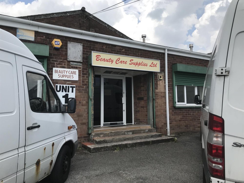 WHOLESALE HAIR & BEAUTY SUPPLIES TO THE TRADE IN THE WEST MIDLANDS 