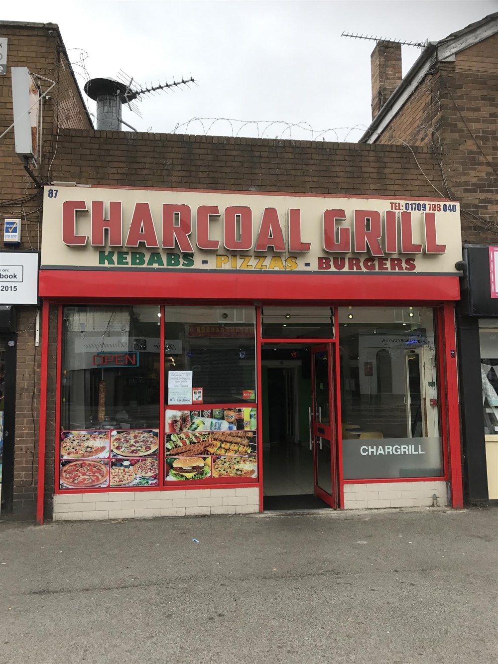 FASTFOOD TAKEAWAY & DELIVERIES WITH PRIVATE APARTMENT IN MALTBY TOWN CENTRE