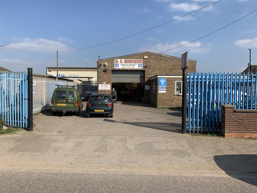 MOT TESTING & REPAIRS CENTRE IN SCUNTHORPE