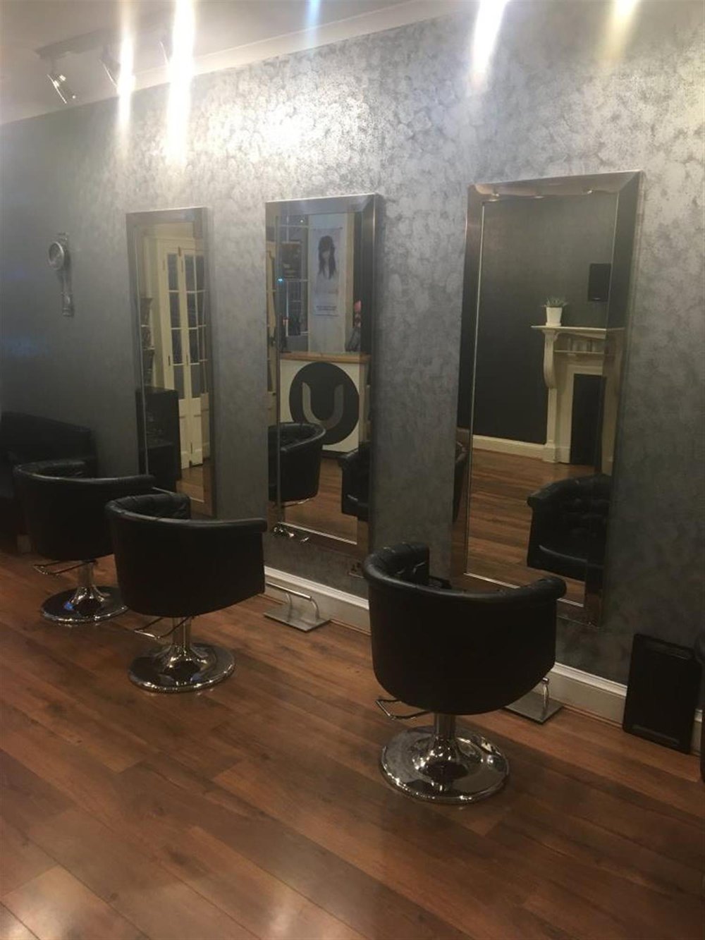 THRIVING UNISEX HAIR SALON IN EDINBURGH NEW TOWN