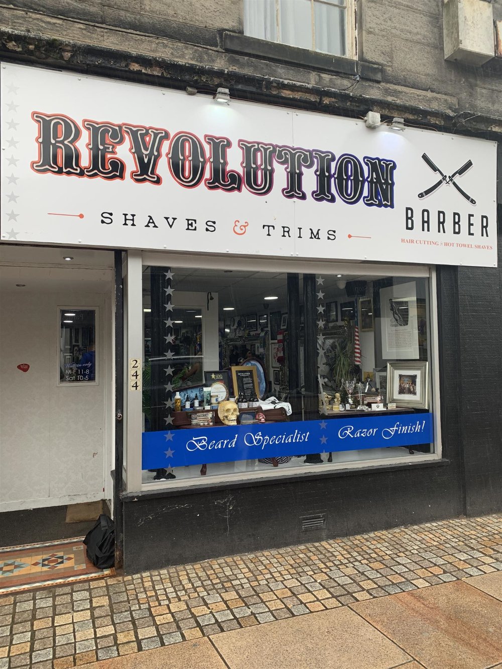 STYLISH GENTLEMENS HAIR SALON IN KIRKCALDY TOWN CENTRE