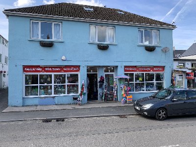 VIRTUALLY FREEHOLD GIFTS/SOUVENIRS/BEACH GOODS & GROCERIES EMPORIUM IN SAUNDERSFOOT