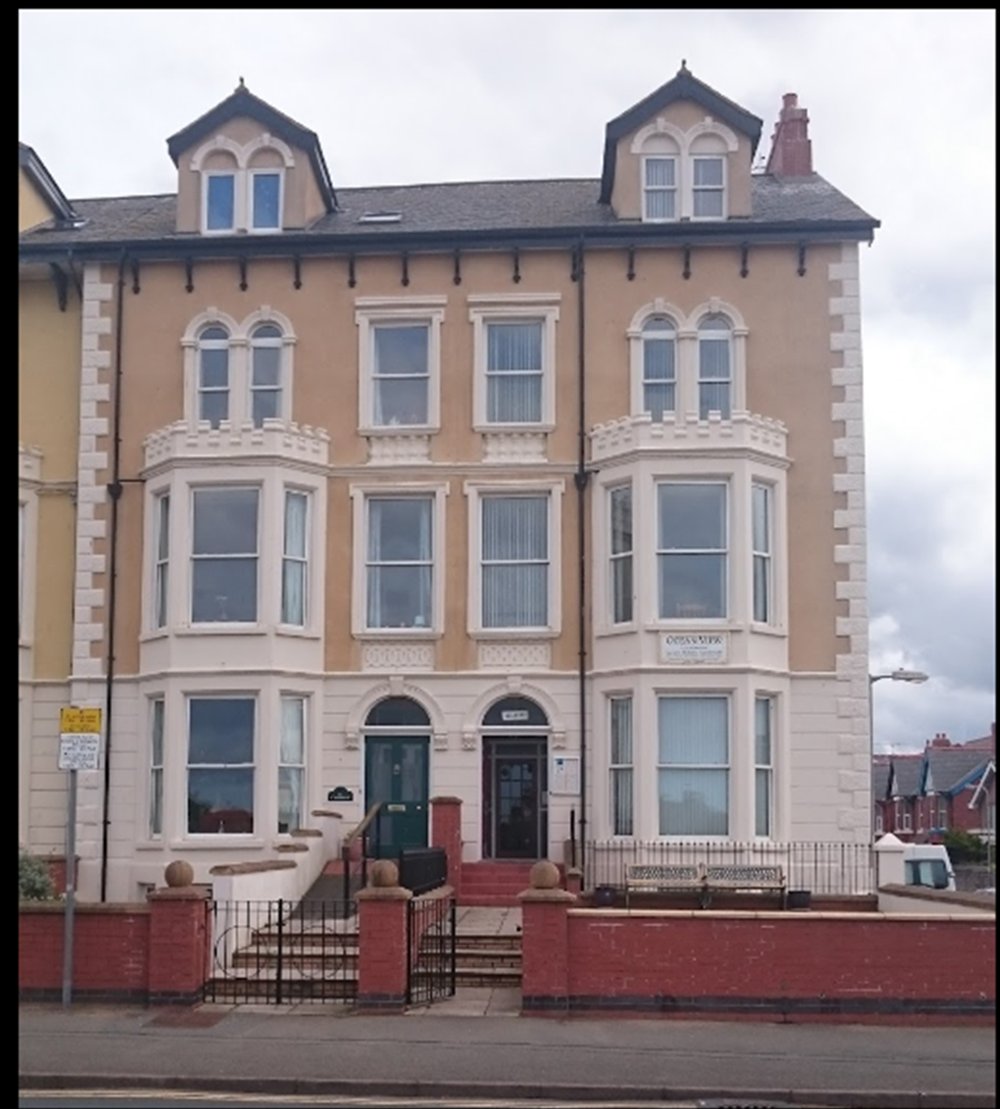 FREEHOLD LUXURY SELF CATERING HOLIDAY APARTMENTS ON RHYL SEAFRONT  